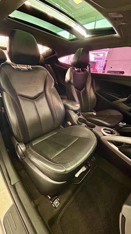 Hyundai Veloster 1.6 16V 140cv 2012/2013 PC VEÍCULOS SANTA CRUZ DO SUL / Carros no Vale
