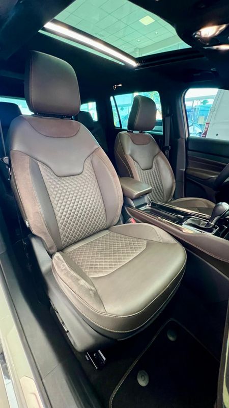 Jeep Commander Overland T270 1.3 TB 2023/2023 PC VEÍCULOS SANTA CRUZ DO SUL / Carros no Vale