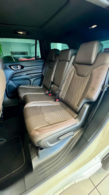 Jeep Commander Overland T270 1.3 TB 2023/2023 PC VEÍCULOS SANTA CRUZ DO SUL / Carros no Vale