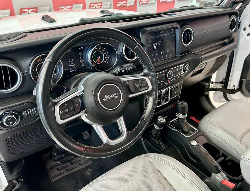 Jeep Wrangler SAHARA Overland 2.0 4×4 2019/2019 PC VEÍCULOS SANTA CRUZ DO SUL / Carros no Vale
