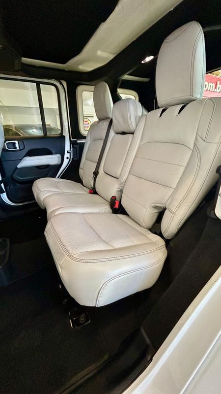 Jeep Wrangler SAHARA Overland 2.0 4×4 2019/2019 PC VEÍCULOS SANTA CRUZ DO SUL / Carros no Vale