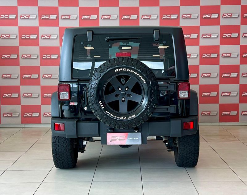 Jeep Wrangler Sport 3.6 V6 284cv 2013/2013 PC VEÍCULOS SANTA CRUZ DO SUL / Carros no Vale
