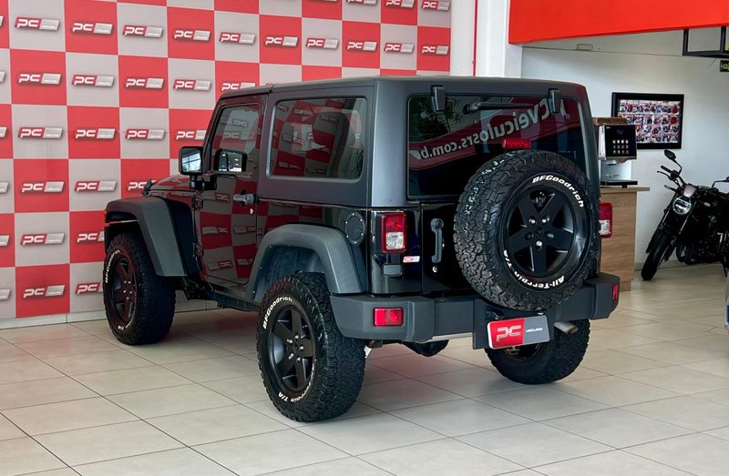 Jeep Wrangler Sport 3.6 V6 284cv 2013/2013 PC VEÍCULOS SANTA CRUZ DO SUL / Carros no Vale