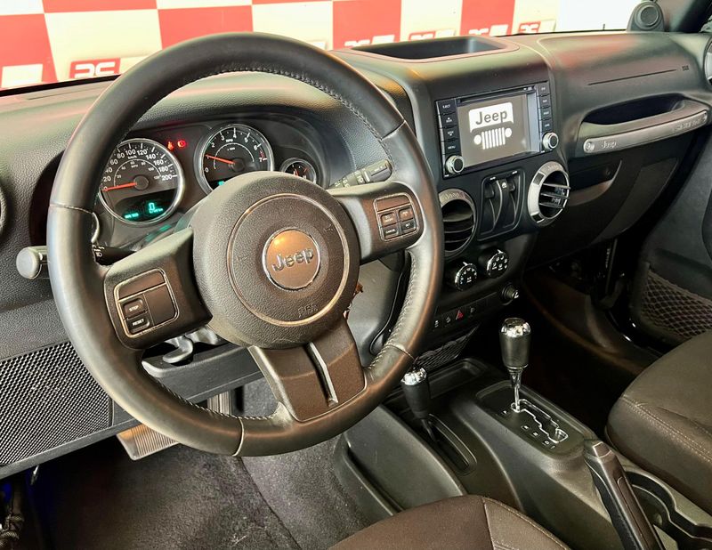 Jeep Wrangler Sport 3.6 V6 284cv 2013/2013 PC VEÍCULOS SANTA CRUZ DO SUL / Carros no Vale