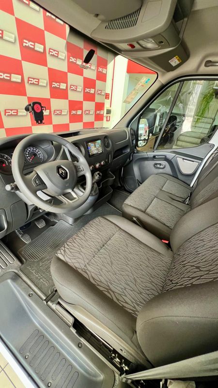 Renault Master 2.3 DCi Extra Furgão 16V 2024/2025 PC VEÍCULOS SANTA CRUZ DO SUL / Carros no Vale