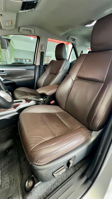 Toyota Hilux SW4 SRX 4×4 2.8 TDI 16V Dies 2019/2020 PC VEÍCULOS SANTA CRUZ DO SUL / Carros no Vale