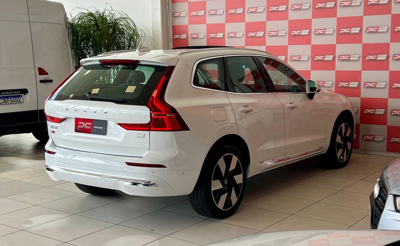 Volvo XC 60 T-8 Ultimate 2.0 AWD (Híbrido) 2023/2024 PC VEÍCULOS SANTA CRUZ DO SUL / Carros no Vale