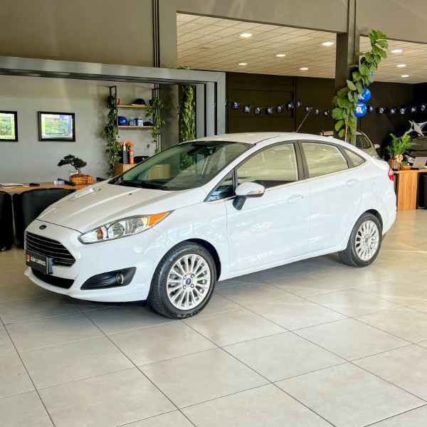 FORD FIESTA SEDAN TITANIUM 1.6 2014/2014 JOÃO CARROS MULTIMARCAS GUAPORÉ / Carros no Vale