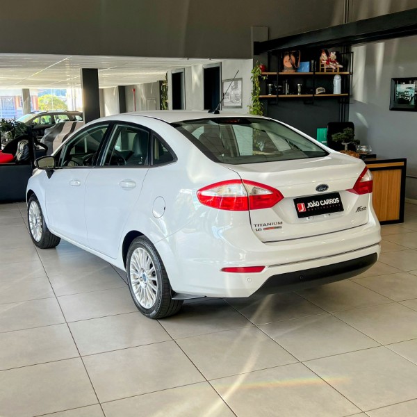 FORD FIESTA SEDAN TITANIUM 1.6 2014/2014 JOÃO CARROS MULTIMARCAS GUAPORÉ / Carros no Vale