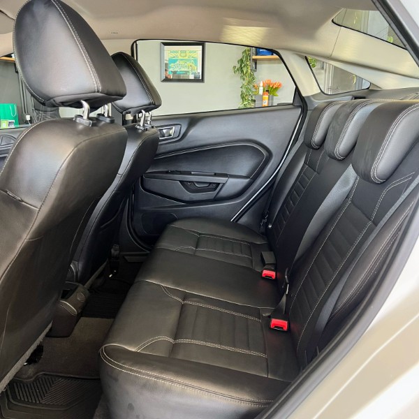 FORD FIESTA SEDAN TITANIUM 1.6 2014/2014 JOÃO CARROS MULTIMARCAS GUAPORÉ / Carros no Vale