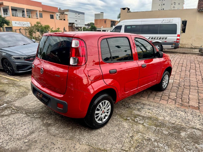 FIAT UNO VIVACE 1.0 8V FLEX 4P MEC. 2014/2014 AR MULTIMARCAS VENÂNCIO AIRES / Carros no Vale