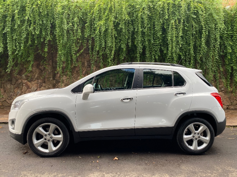CHEVROLET TRACKER LTZ 1.8 16V 4X2 2014/2015 ESTAÇÃO DO CARRO ESTRELA / Carros no Vale