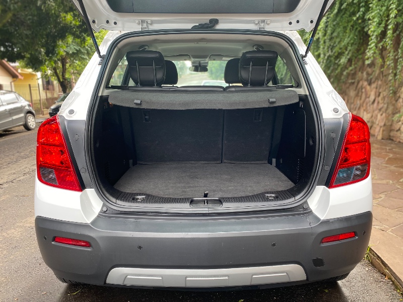 CHEVROLET TRACKER LTZ 1.8 16V 4X2 2014/2015 ESTAÇÃO DO CARRO ESTRELA / Carros no Vale