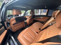 BMW 745LE M SPORT HÍBRIDO 2021/2021 MENEGHINI VEÍCULOS ARROIO DO MEIO / Carros no Vale