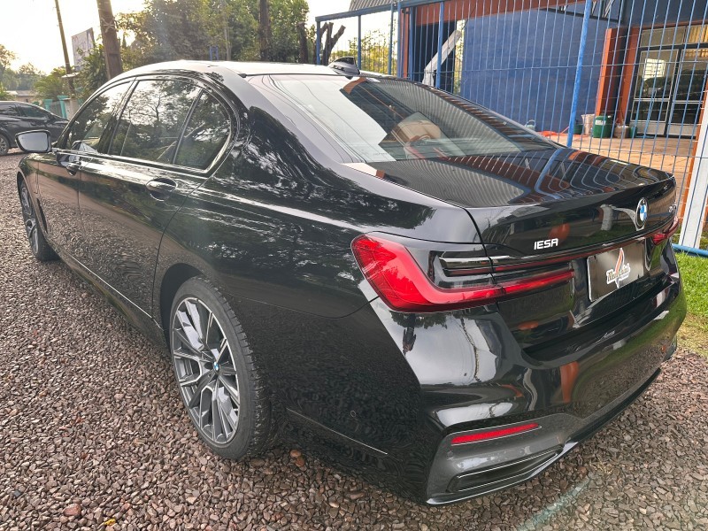 BMW 745LE M SPORT HÍBRIDO 2021/2021 MENEGHINI VEÍCULOS ARROIO DO MEIO / Carros no Vale