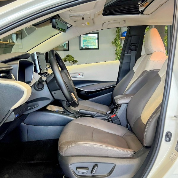 TOYOTA COROLLA 1.8 ALTIS PREMIUM 16V HÍBRIDO 2020/2020 JOÃO CARROS MULTIMARCAS GUAPORÉ / Carros no Vale