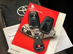 TOYOTA COROLLA 1.8 ALTIS PREMIUM 16V HÍBRIDO 2020/2020 JOÃO CARROS MULTIMARCAS GUAPORÉ / Carros no Vale
