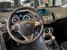 FORD FIESTA 1.6 SE HATCH 16V FLEX 4P MANUAL 2016/2016 JOÃO CARROS MULTIMARCAS GUAPORÉ / Carros no Vale