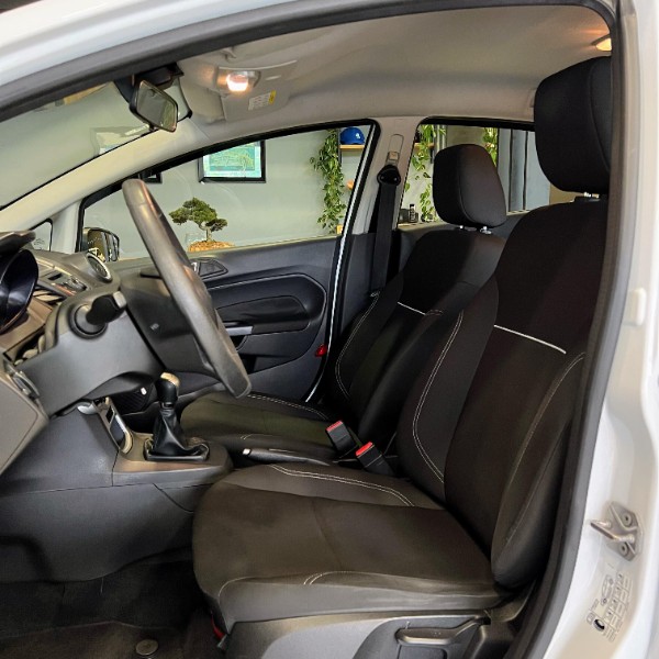 FORD FIESTA 1.6 SE HATCH 16V FLEX 4P MANUAL 2016/2016 JOÃO CARROS MULTIMARCAS GUAPORÉ / Carros no Vale