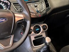 FORD FIESTA 1.6 SE HATCH 16V FLEX 4P MANUAL 2016/2016 JOÃO CARROS MULTIMARCAS GUAPORÉ / Carros no Vale