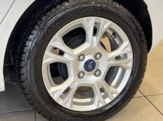 FORD FIESTA 1.6 SE HATCH 16V FLEX 4P MANUAL 2016/2016 JOÃO CARROS MULTIMARCAS GUAPORÉ / Carros no Vale