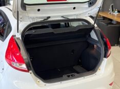 FORD FIESTA 1.6 SE HATCH 16V FLEX 4P MANUAL 2016/2016 JOÃO CARROS MULTIMARCAS GUAPORÉ / Carros no Vale