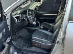 TOYOTA HILUX CAB.DUPLA SRX 2.8 /2022 IDEAL VEÍCULOS LAJEADO / Carros no Vale