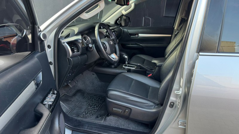 TOYOTA HILUX CAB.DUPLA SRX 2.8 /2022 IDEAL VEÍCULOS LAJEADO / Carros no Vale