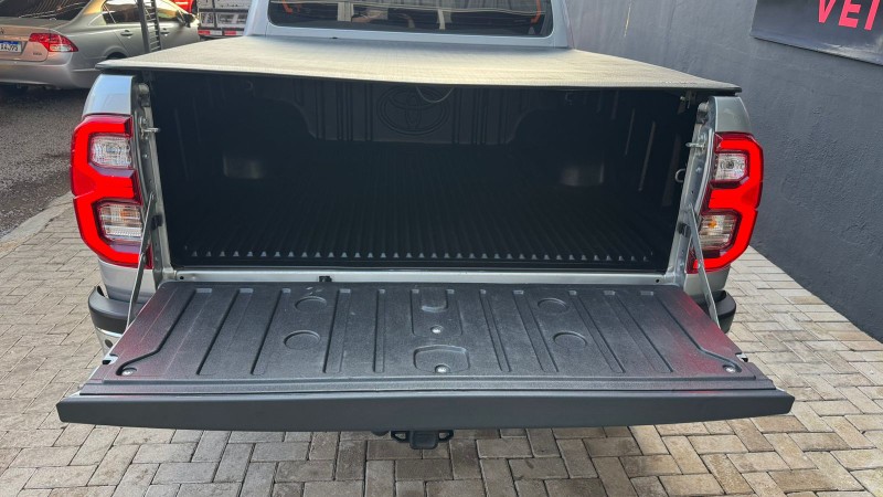TOYOTA HILUX CAB.DUPLA SRX 2.8 /2022 IDEAL VEÍCULOS LAJEADO / Carros no Vale