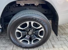 TOYOTA HILUX CAB.DUPLA SRX 2.8 /2022 IDEAL VEÍCULOS LAJEADO / Carros no Vale