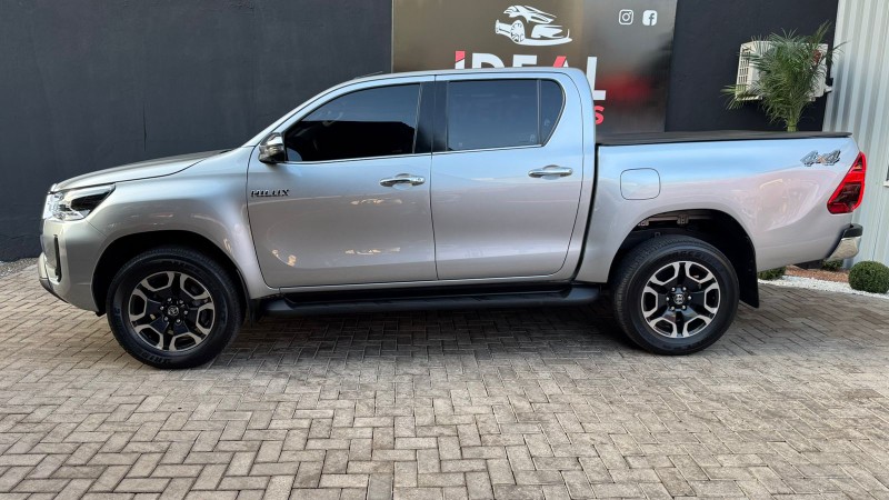 TOYOTA HILUX CAB.DUPLA SRX 2.8 /2022 IDEAL VEÍCULOS LAJEADO / Carros no Vale