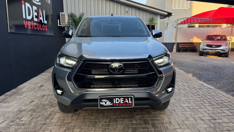 TOYOTA HILUX CAB.DUPLA SRX 2.8 /2022 IDEAL VEÍCULOS LAJEADO / Carros no Vale