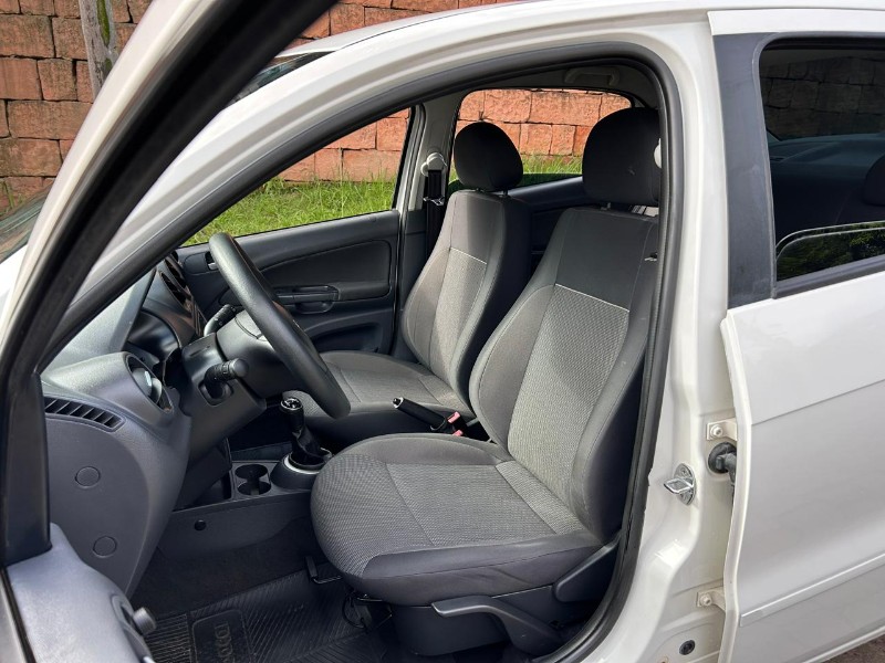 VOLKSWAGEN VOYAGE 1.6/1.6 CITY MI TOTAL FLEX 8V 4P 2013/2013 LS MULTIMARCAS VENÂNCIO AIRES / Carros no Vale
