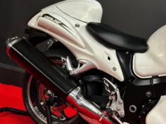 SUZUKI MOTOS GSX 1300 R HAYABUSA /2013 EXCLUSIVO VEÍCULOS SANTA CRUZ DO SUL / Carros no Vale