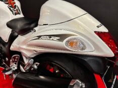 SUZUKI MOTOS GSX 1300 R HAYABUSA /2013 EXCLUSIVO VEÍCULOS SANTA CRUZ DO SUL / Carros no Vale