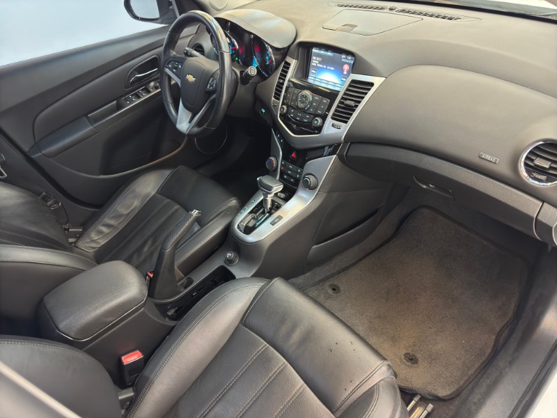 CHEVROLET CRUZE 1.8 LTZ 16V FLEX 4P AUTOMÁTICO 2014/2014 LUCAS AUTOMÓVEIS BOM RETIRO DO SUL / Carros no Vale