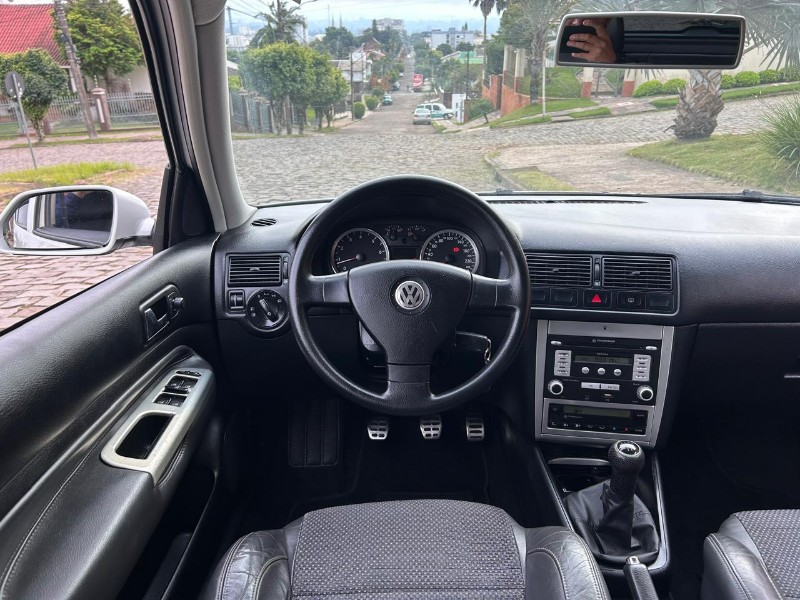 VOLKSWAGEN GOLF SPORTLINE 1.6 MI TOTAL FLEX 8V 4P 2010/2010 LS MULTIMARCAS VENÂNCIO AIRES / Carros no Vale