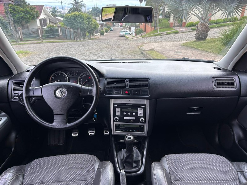 VOLKSWAGEN GOLF SPORTLINE 1.6 MI TOTAL FLEX 8V 4P 2010/2010 LS MULTIMARCAS VENÂNCIO AIRES / Carros no Vale