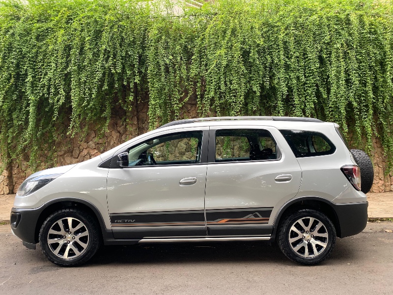 CHEVROLET SPIN ACTIV 1.8 2017/2018 ESTAÇÃO DO CARRO ESTRELA / Carros no Vale