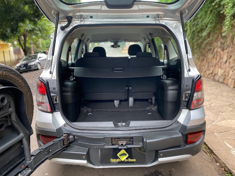 CHEVROLET SPIN ACTIV 1.8 2017/2018 ESTAÇÃO DO CARRO ESTRELA / Carros no Vale