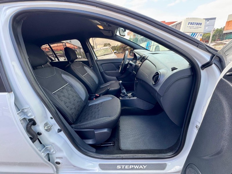 RENAULT SANDERO 1.0 12V SCE FLEX S EDITION MANUAL 2023/2024 AR MULTIMARCAS VENÂNCIO AIRES / Carros no Vale