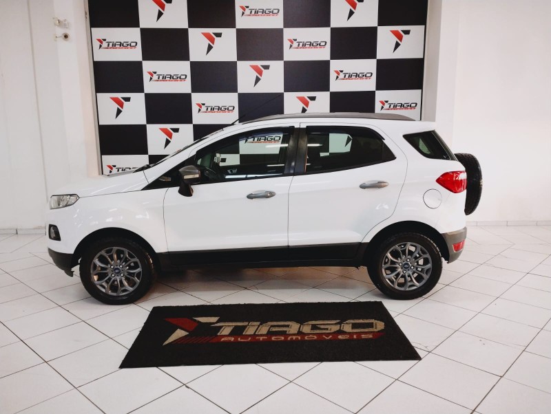 FORD ECOSPORT FREESTYLE 1.6 16V FLEX 5P 2014/2014 TIAGO AUTOMÓVEIS VENÂNCIO AIRES / Carros no Vale
