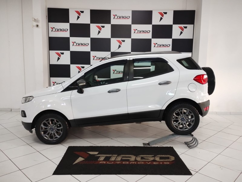 FORD ECOSPORT FREESTYLE 1.6 16V FLEX 5P 2014/2014 TIAGO AUTOMÓVEIS VENÂNCIO AIRES / Carros no Vale