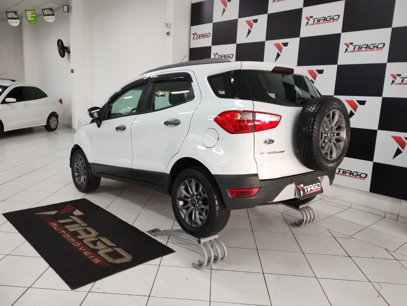 FORD ECOSPORT FREESTYLE 1.6 16V FLEX 5P 2014/2014 TIAGO AUTOMÓVEIS VENÂNCIO AIRES / Carros no Vale