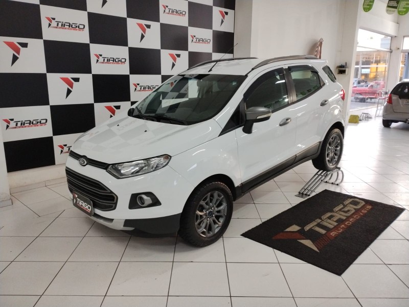 FORD ECOSPORT FREESTYLE 1.6 16V FLEX 5P 2014/2014 TIAGO AUTOMÓVEIS VENÂNCIO AIRES / Carros no Vale