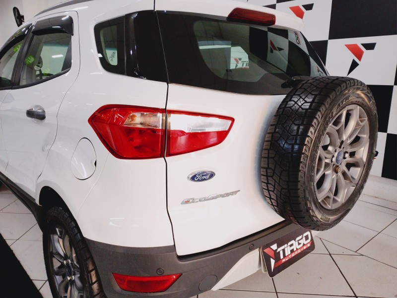 FORD ECOSPORT FREESTYLE 1.6 16V FLEX 5P 2014/2014 TIAGO AUTOMÓVEIS VENÂNCIO AIRES / Carros no Vale