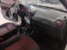 RENAULT SANDERO 1.6 STEPWAY 16V 2014/2014 TIAGO AUTOMÓVEIS VENÂNCIO AIRES / Carros no Vale