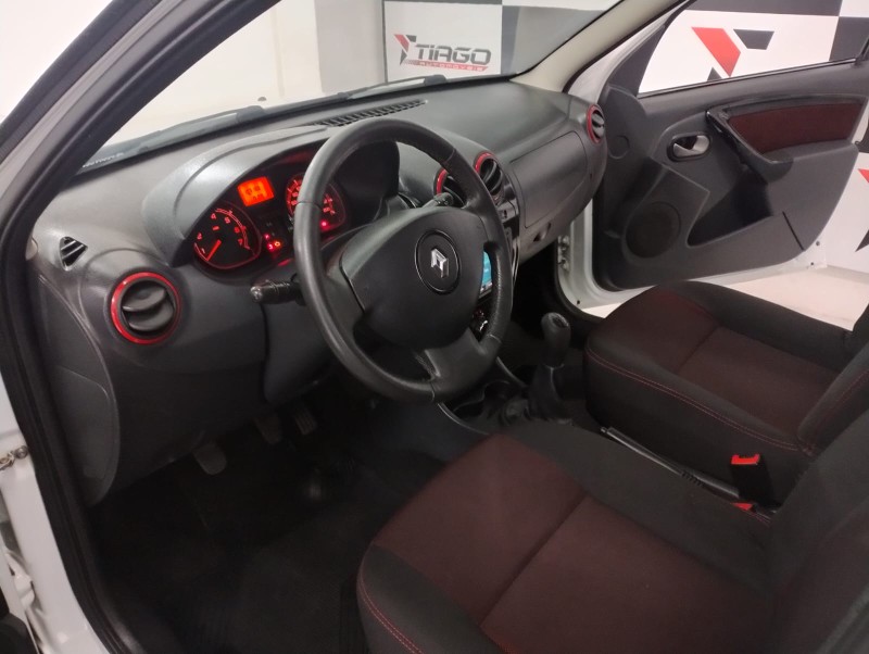 RENAULT SANDERO 1.6 STEPWAY 16V 2014/2014 TIAGO AUTOMÓVEIS VENÂNCIO AIRES / Carros no Vale