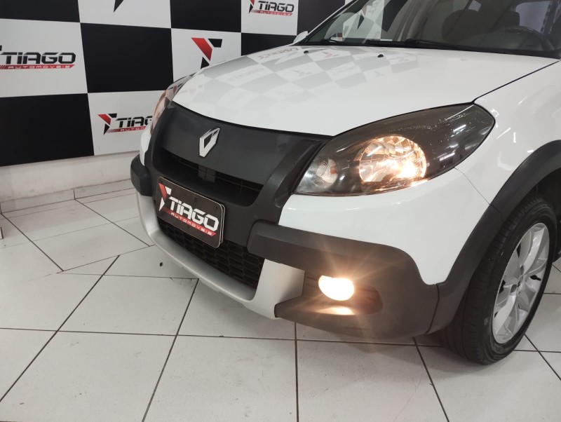 RENAULT SANDERO 1.6 STEPWAY 16V 2014/2014 TIAGO AUTOMÓVEIS VENÂNCIO AIRES / Carros no Vale
