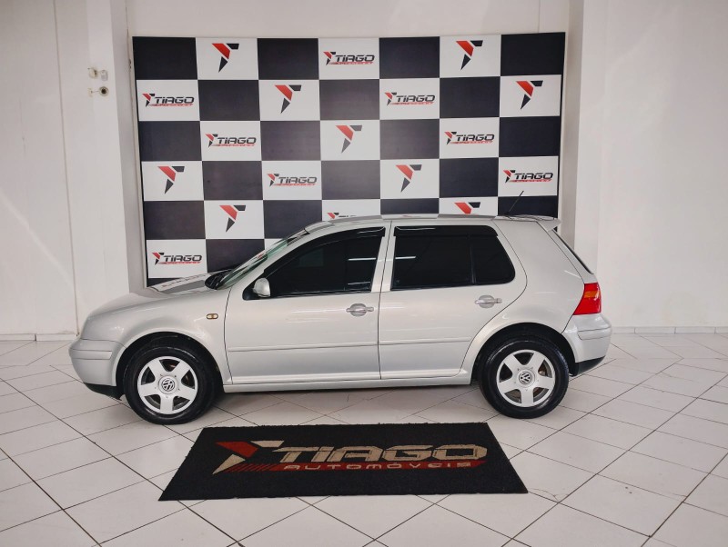 VOLKSWAGEN GOLF 1.6 2010/2010 TIAGO AUTOMÓVEIS VENÂNCIO AIRES / Carros no Vale